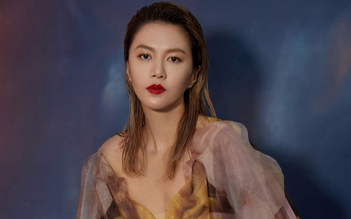 高清内地女歌手美女谭维维闪耀长裙魅力性感图片图片
