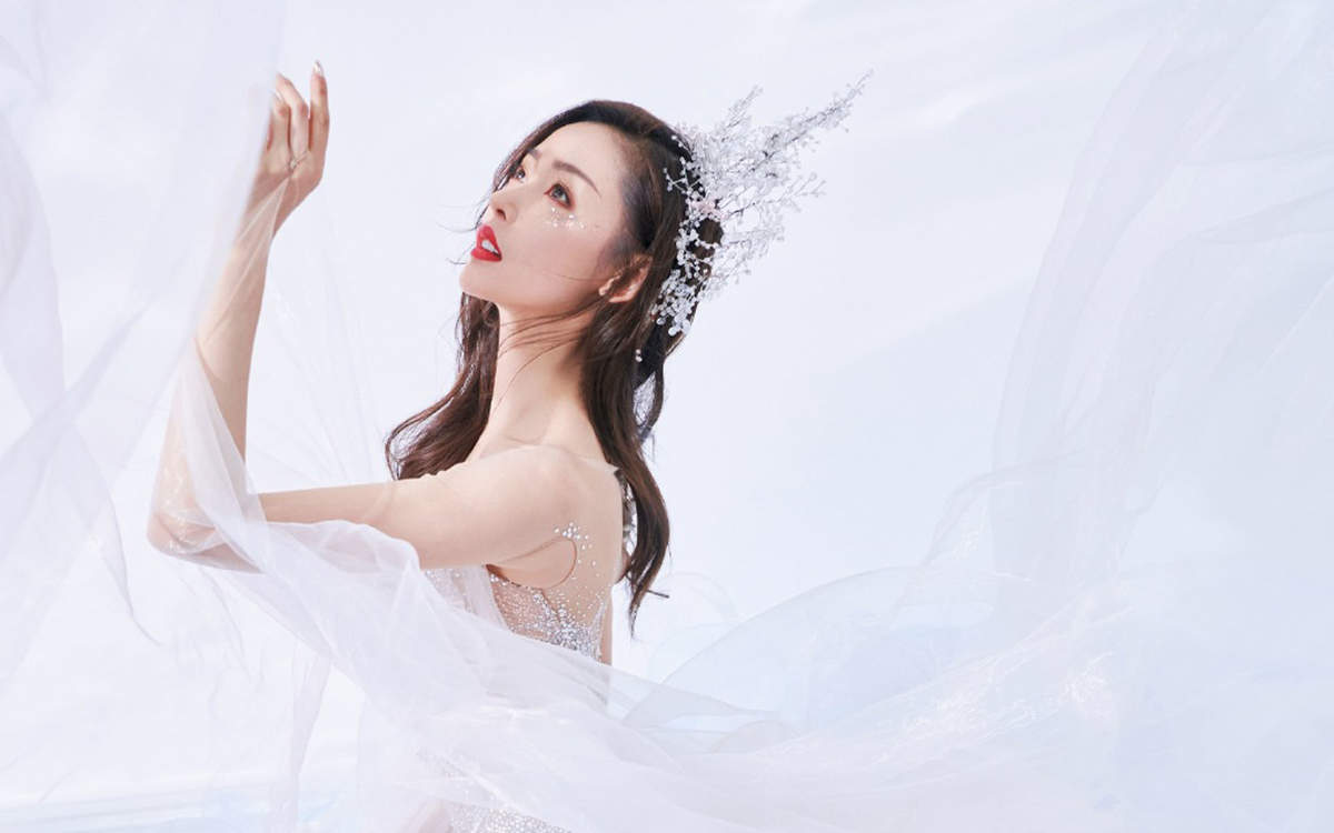 高清哈尔滨新生代女演员张天爱唯美仙气写真图片桌面壁纸图片