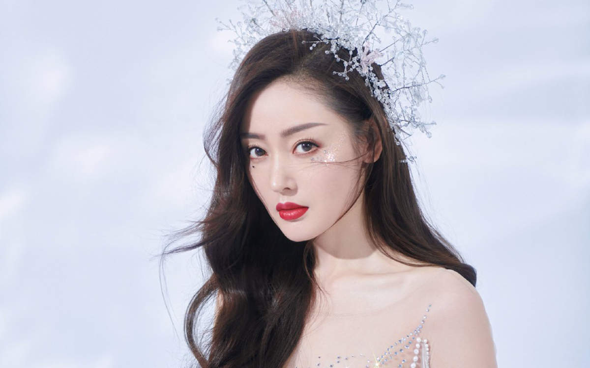 高清哈尔滨新生代女演员张天爱唯美仙气写真图片桌面壁纸图片