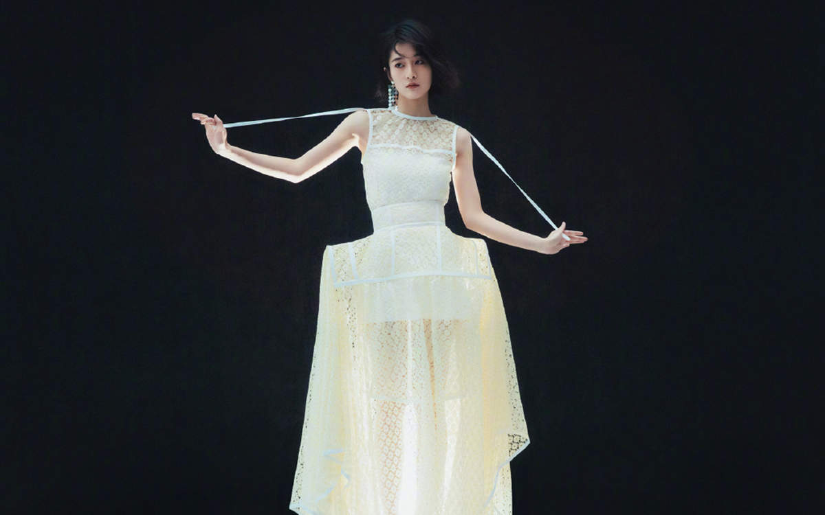 中国内地浙江省义乌女演员张雪迎时尚个性写真图片图片