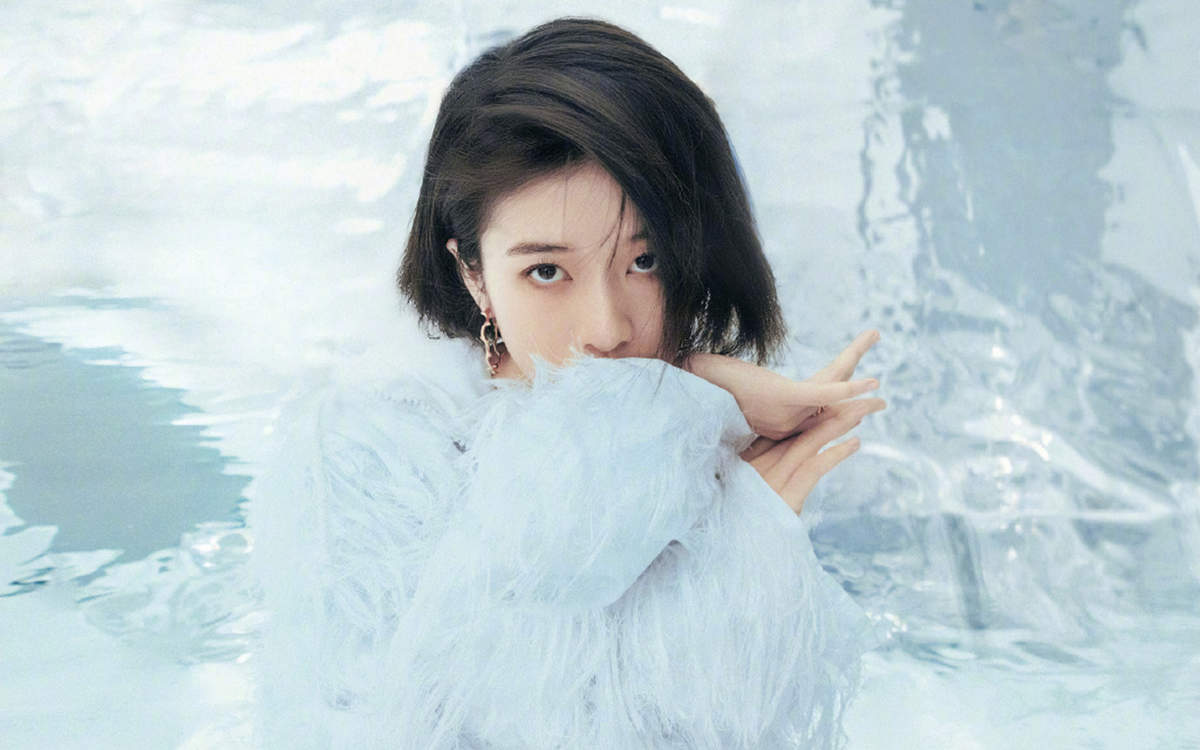 中国内地浙江省义乌女演员张雪迎时尚个性写真图片图片