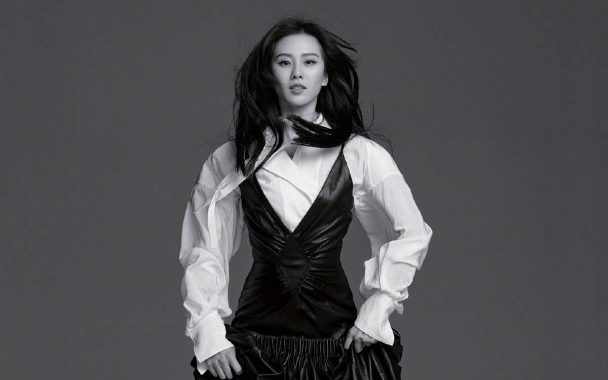 美女明星李晟桌面超清壁纸图片