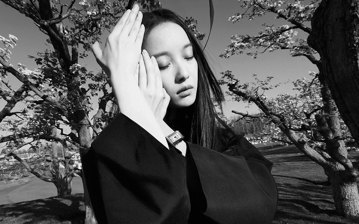 倪妮春日梨花大片高清桌面壁纸图片