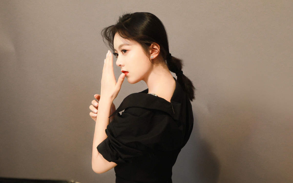 高清中国内地辽宁省沈阳女演员赵今麦甜美元气写真图片图片