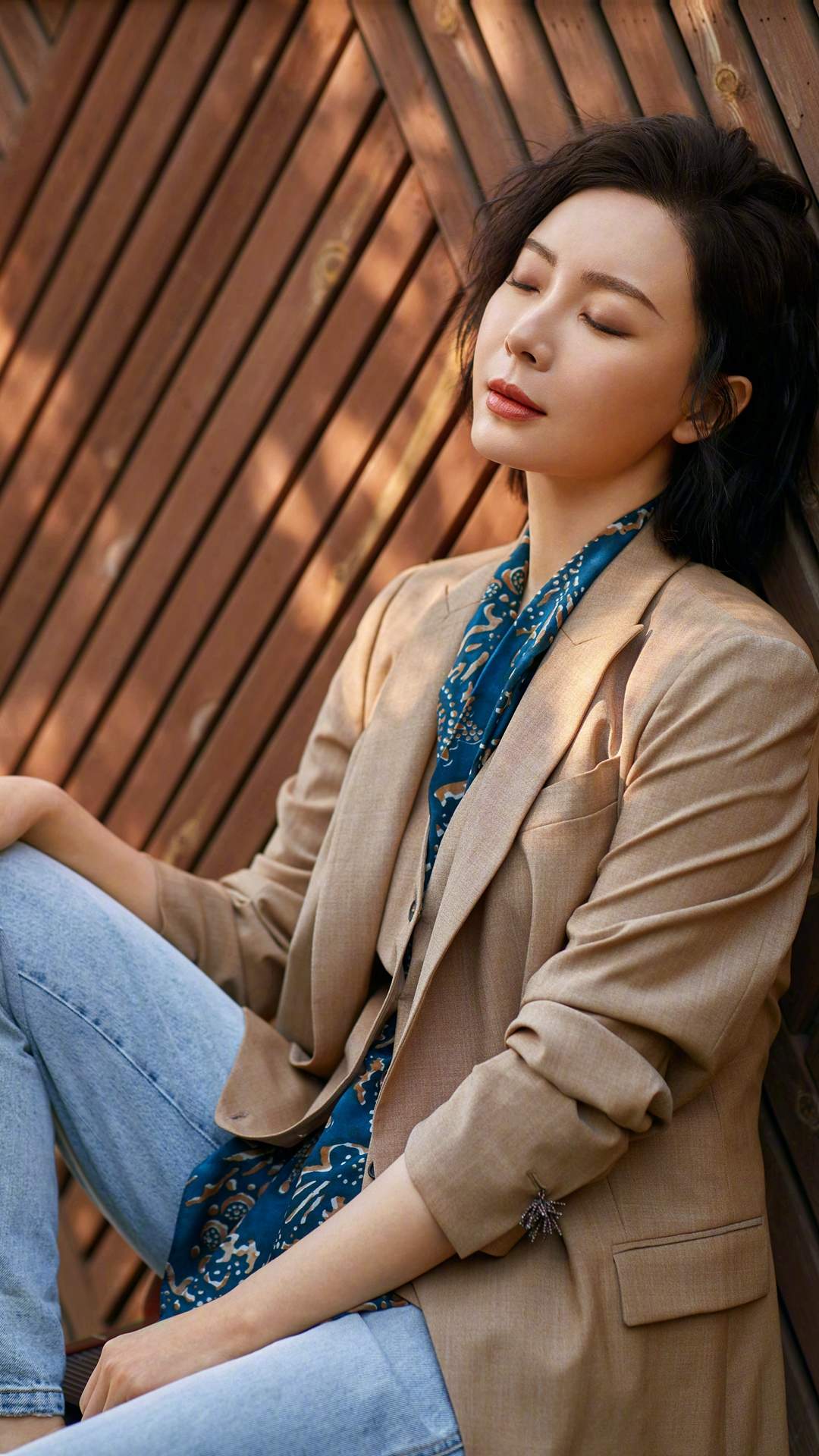 中国影视湖北黄石女演员性感红唇陈数彰显高贵冷艳图片