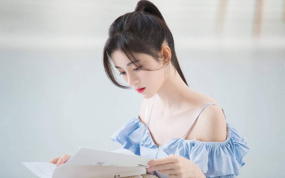 高清四川省遂宁美女鞠婧祎清纯学生装写真图片图片