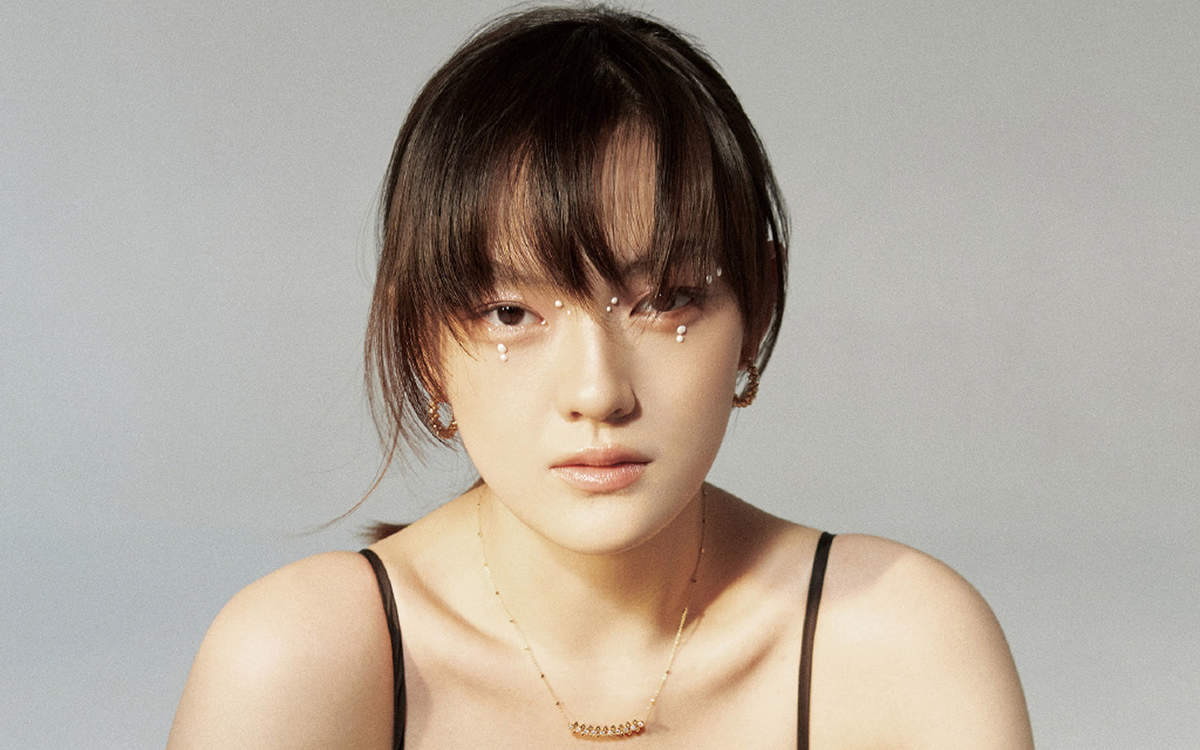 高清台湾美女文淇白色衬衣清新手机壁纸图片