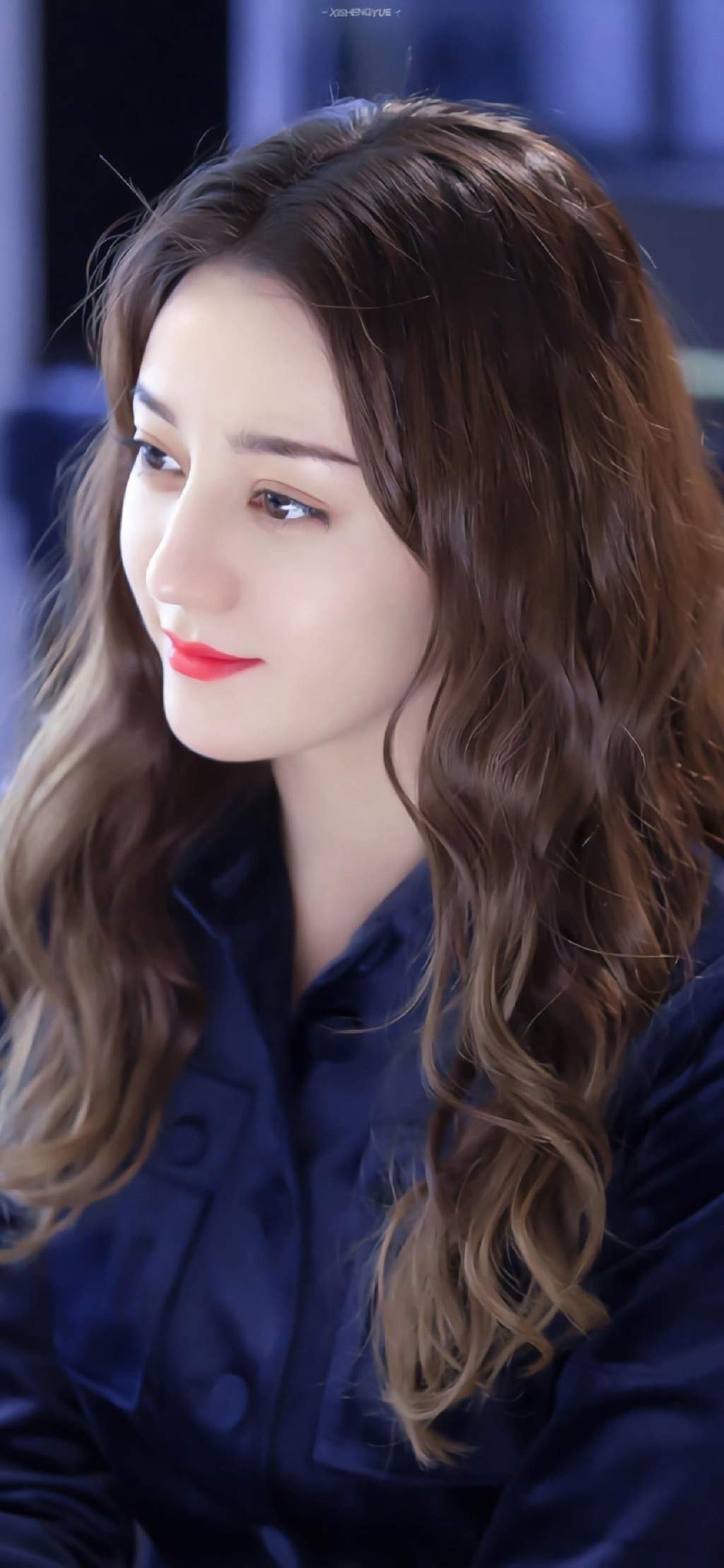 新疆乌鲁木齐美女演员迪丽热巴最新杂志写真图片图片