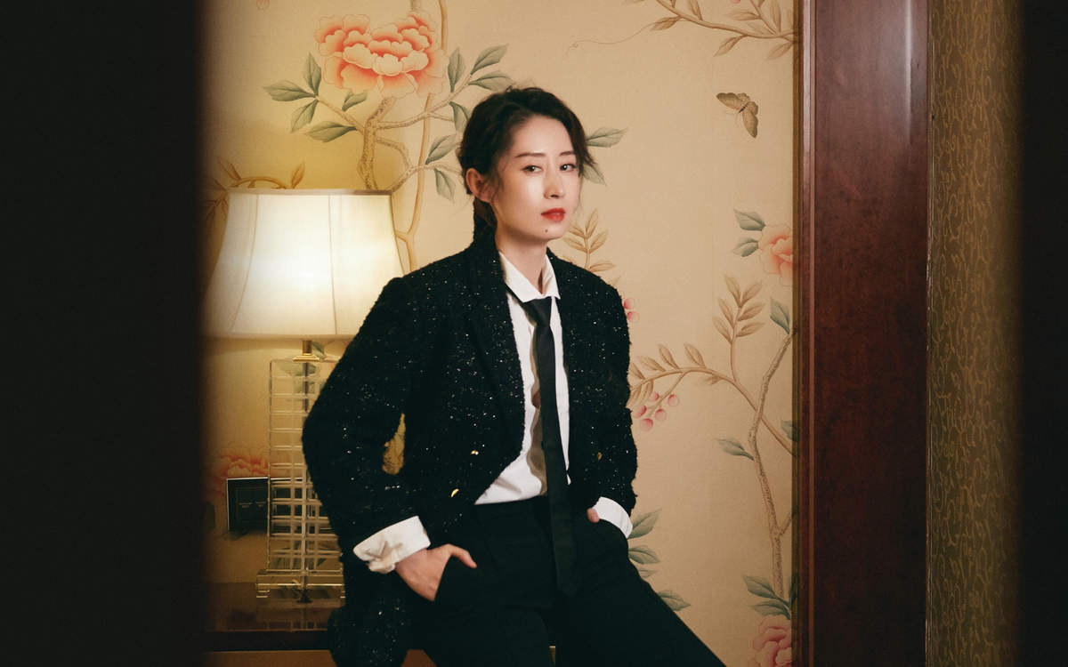 高清湖北武汉影视女演员刘敏涛知性优雅时尚写真高清图片图片