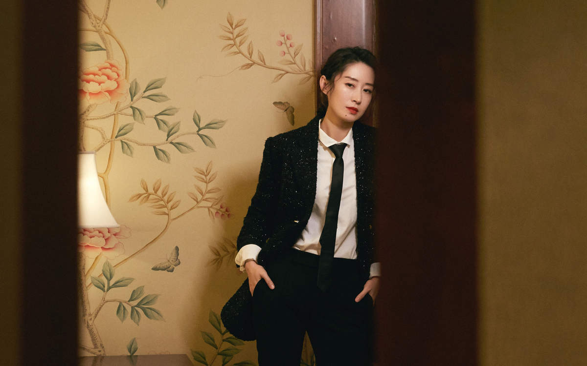 高清湖北武汉影视女演员刘敏涛知性优雅时尚写真高清图片图片