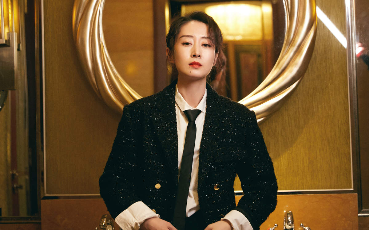 高清湖北武汉影视女演员刘敏涛知性优雅时尚写真高清图片图片