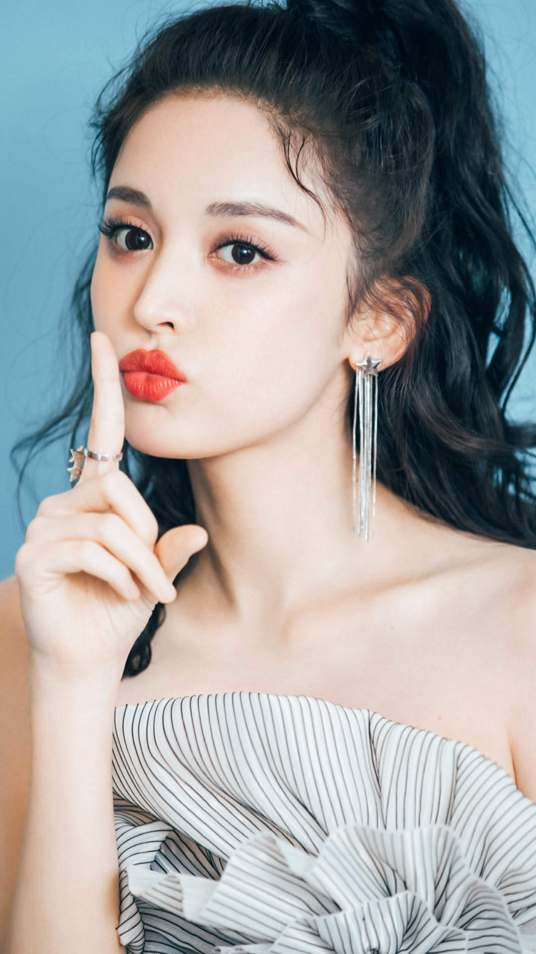 中国内地新疆乌鲁木齐市影视女演员古力娜扎微博之夜性感甜美写真图片图片