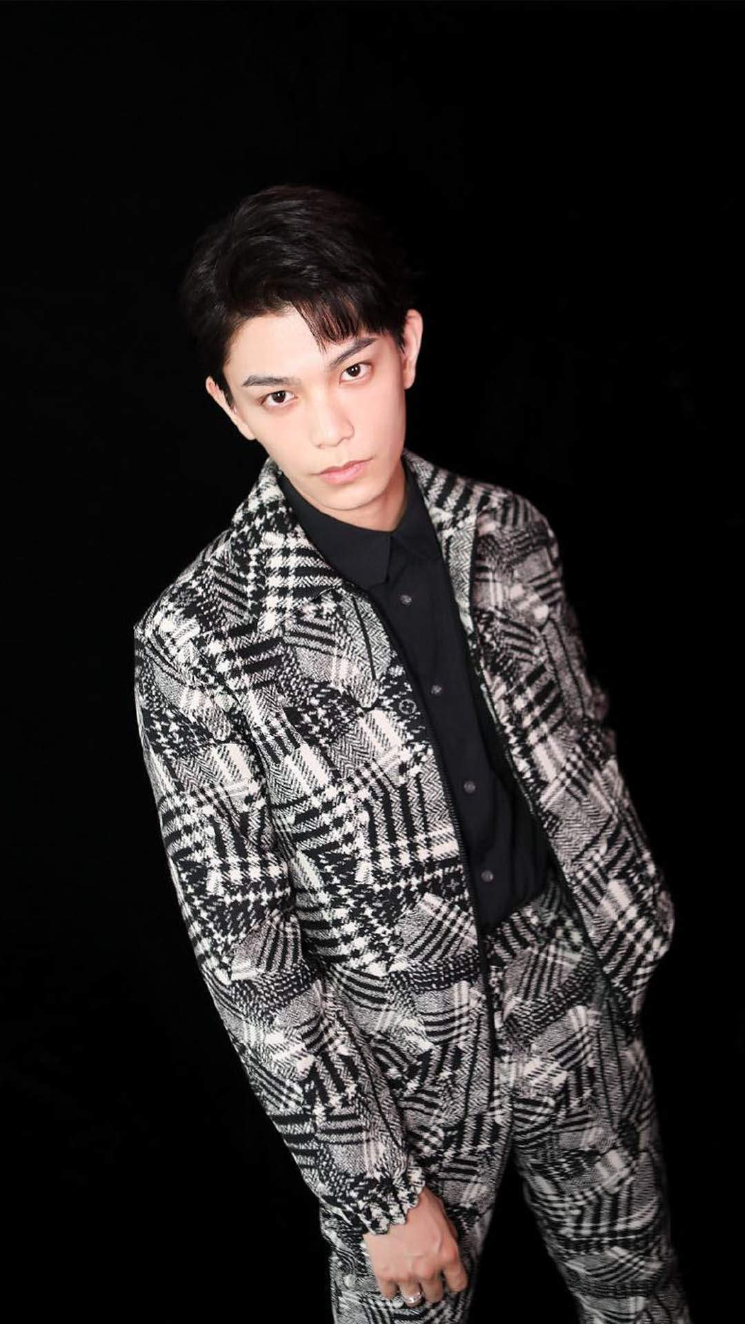 高清男明星丁禹兮时尚帅气高清写真手机壁纸​​​​图片