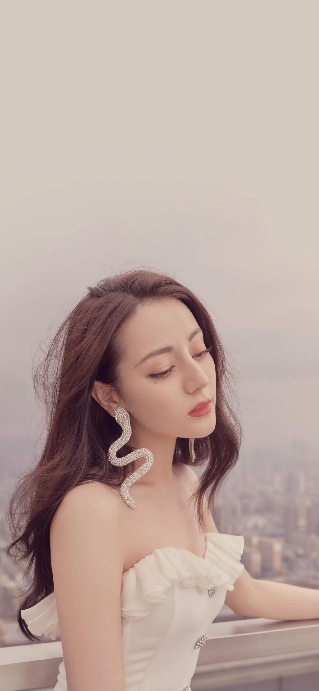 新疆乌鲁木齐美女演员迪丽热巴性感迷人写真桌面壁纸图片