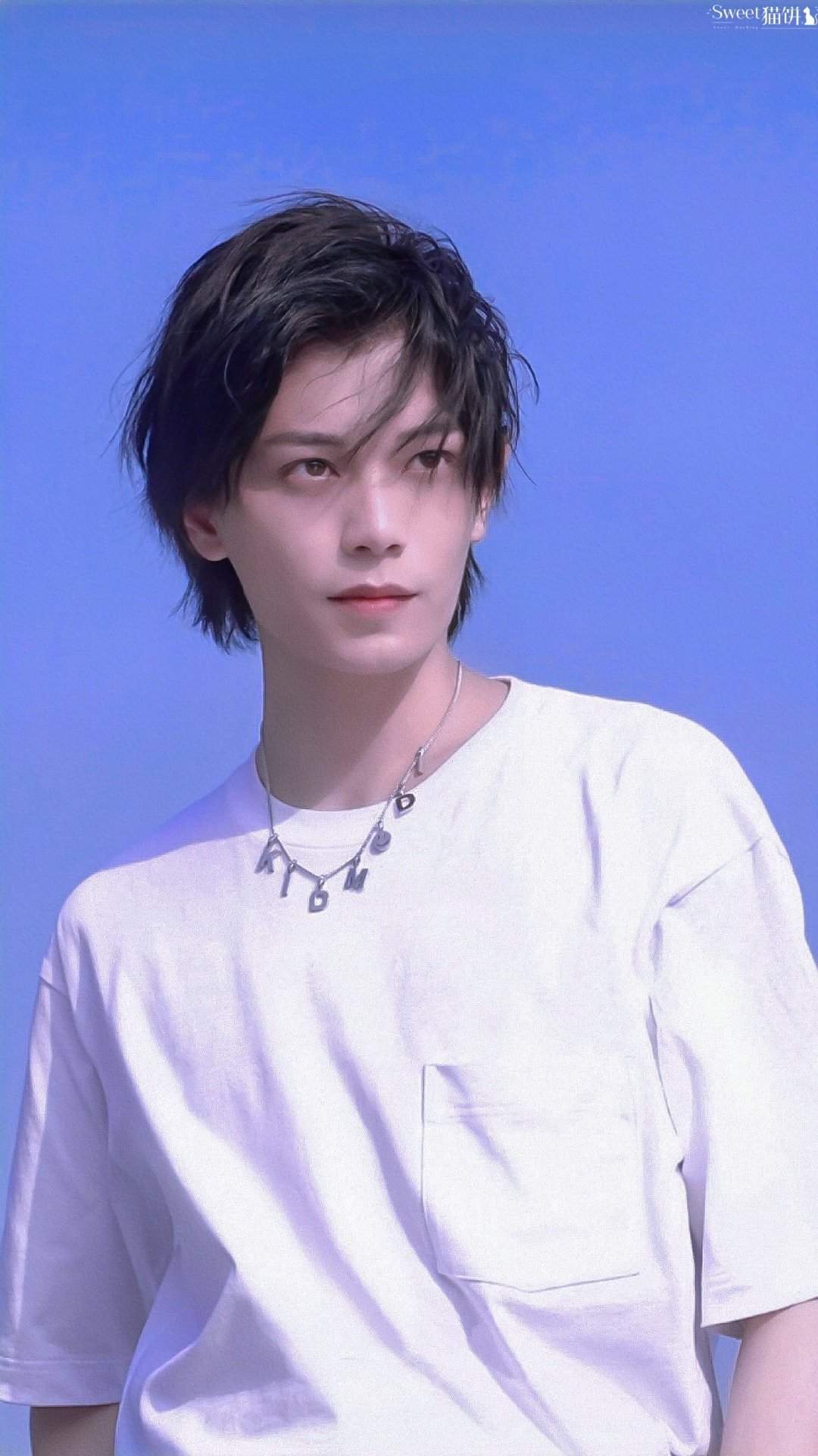 高清男明星丁禹兮时尚帅气高清写真手机壁纸​​​​图片