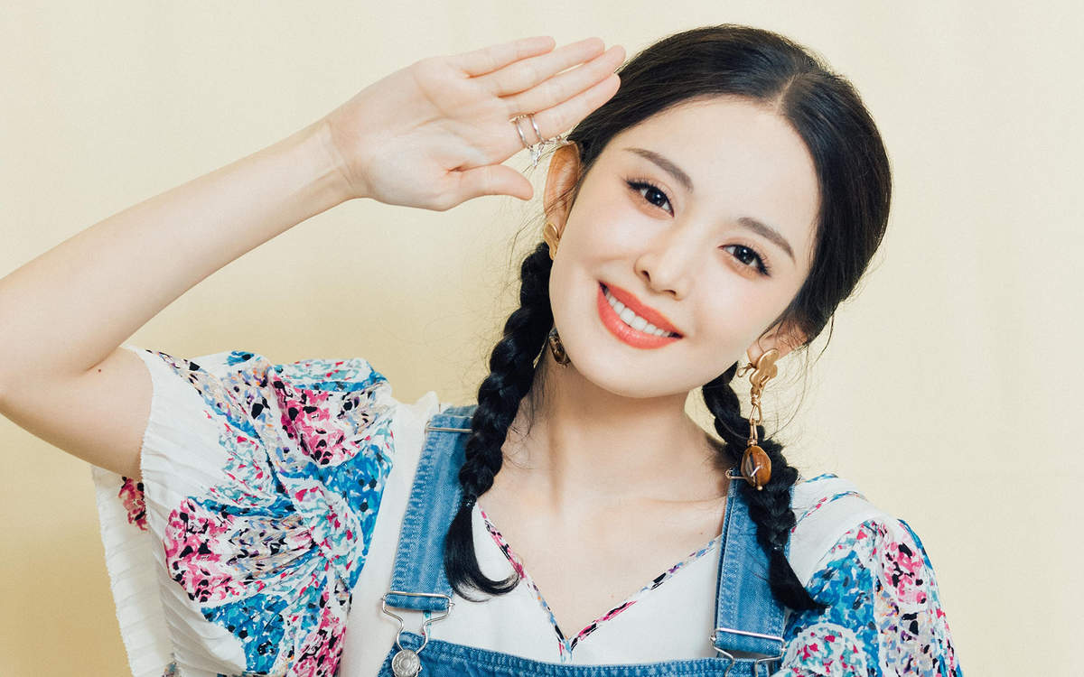 中国内地新疆乌鲁木齐市影视女演员古力娜扎微博之夜性感甜美写真图片图片
