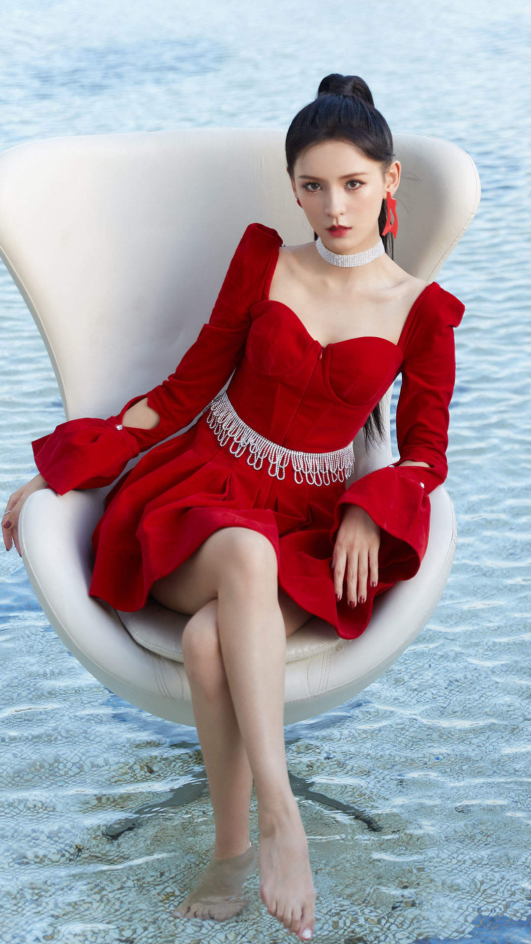 中国内地新晋女演员模特张予曦妩媚浴袍微博美照图片图片