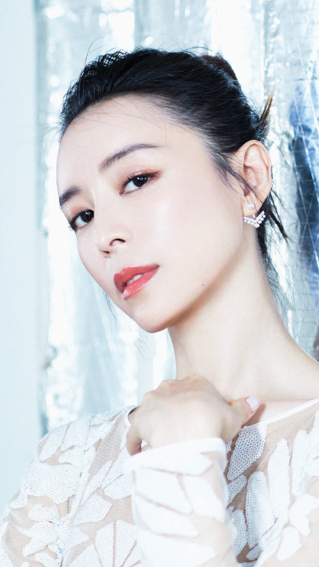 中国内地福建永安女演员张静初红衣造型写真图片：知性优雅图片