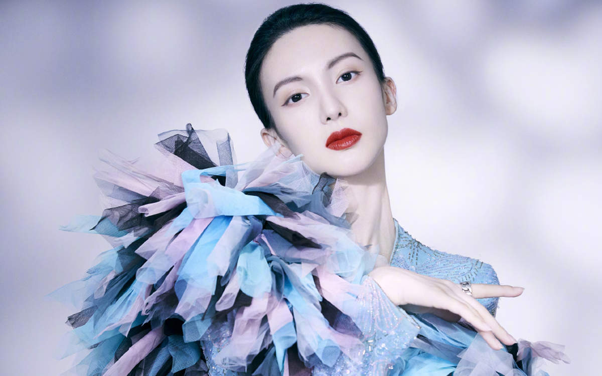 中国大陆山东济南女演员平面模特金晨时尚美艳写真高清手机壁纸图片