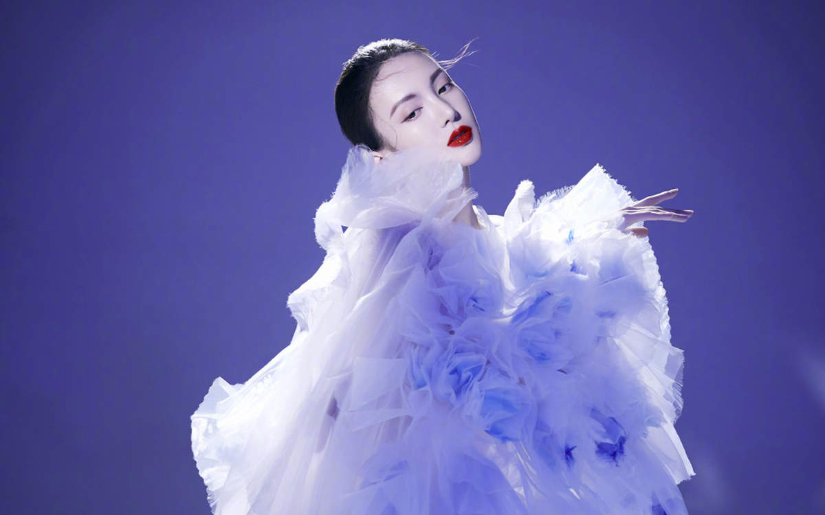 中国大陆山东济南女演员平面模特金晨时尚美艳写真高清手机壁纸图片