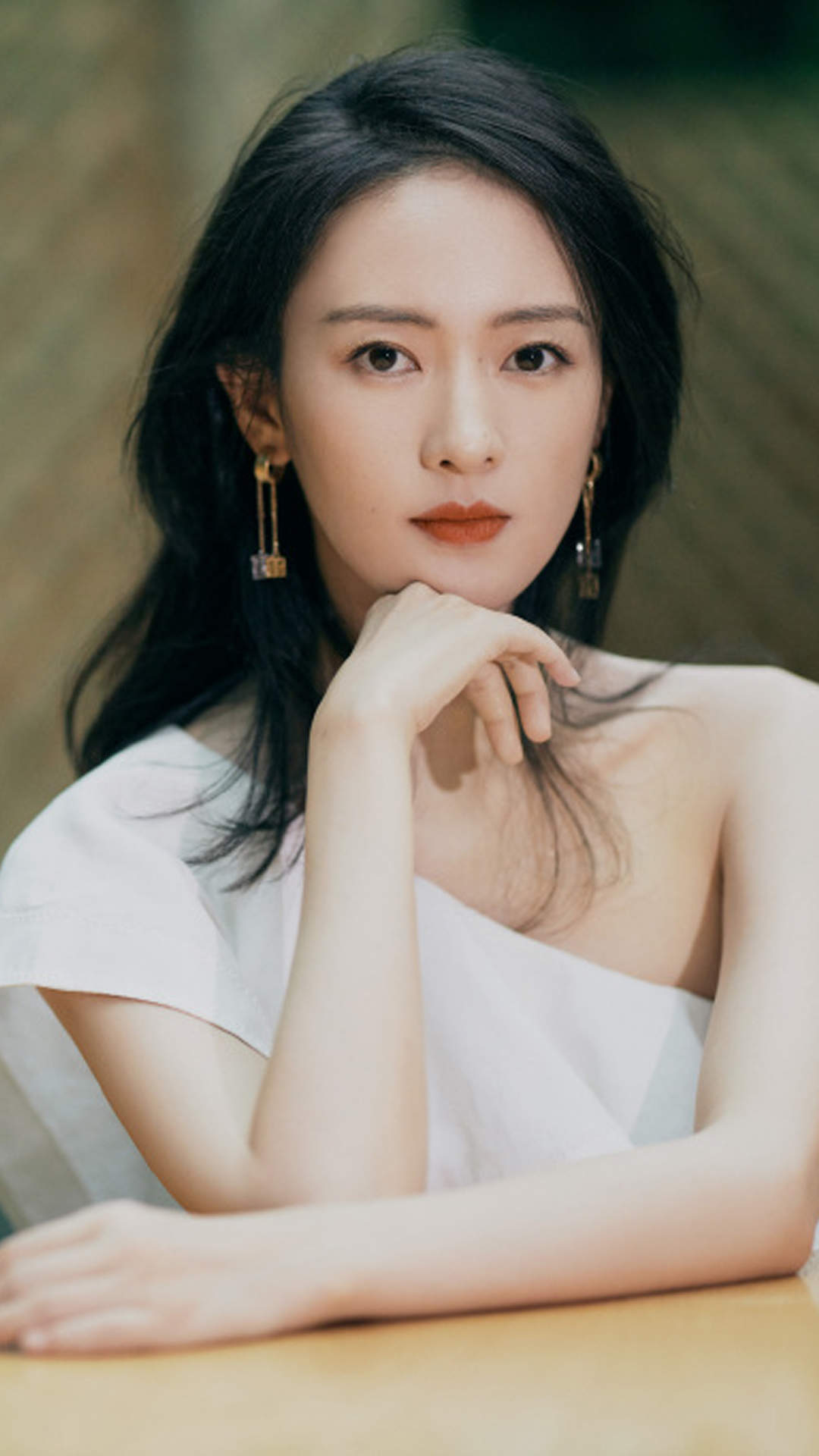 中国内地云南昆明女演员童瑶时尚写真电脑宽屏壁纸图片