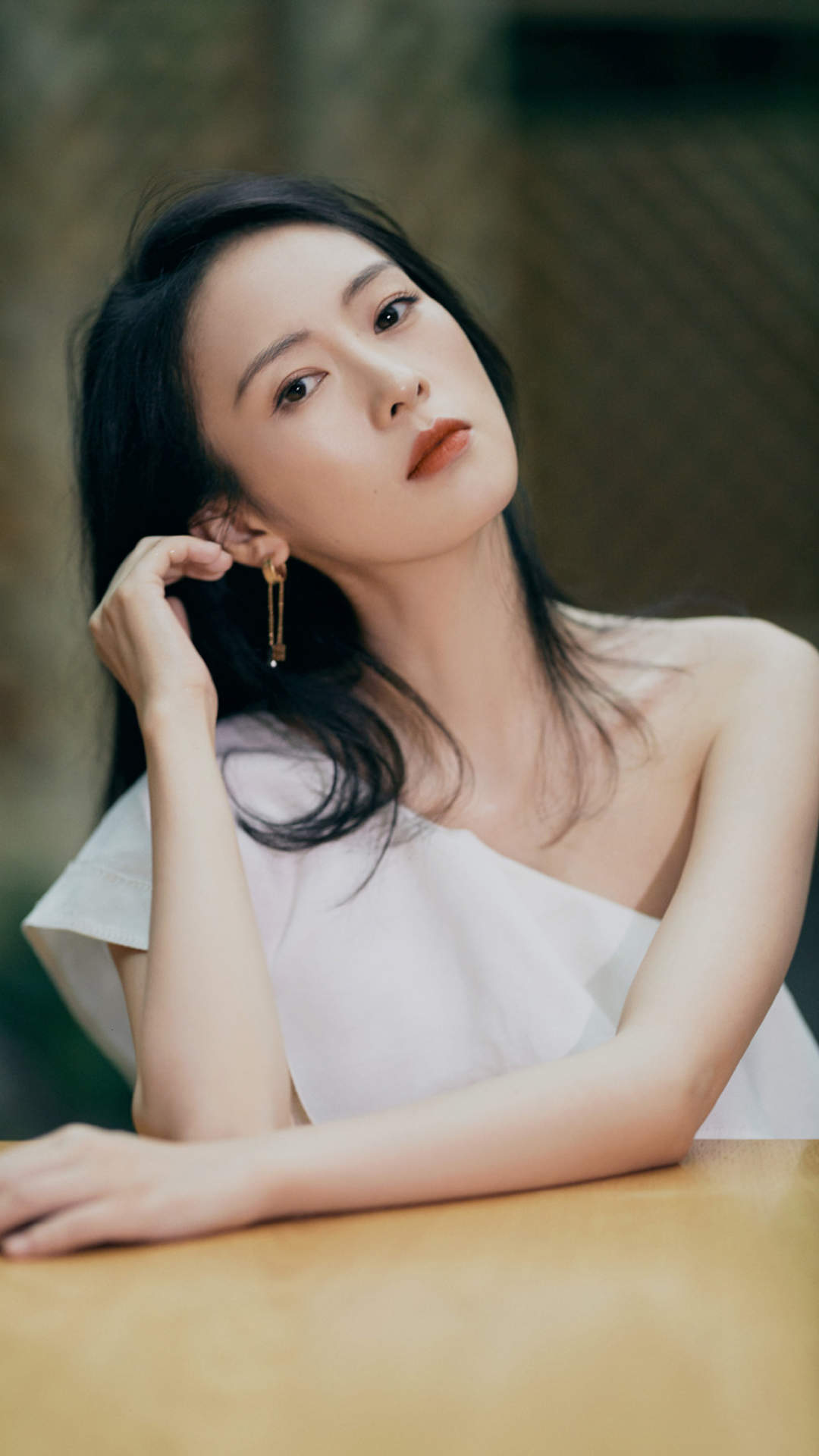 中国内地云南昆明女演员童瑶时尚写真电脑宽屏壁纸图片