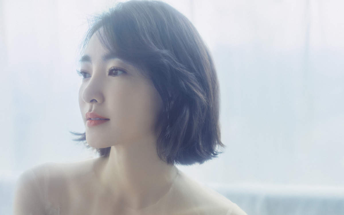 王丽坤性感干练活动写真图片图片