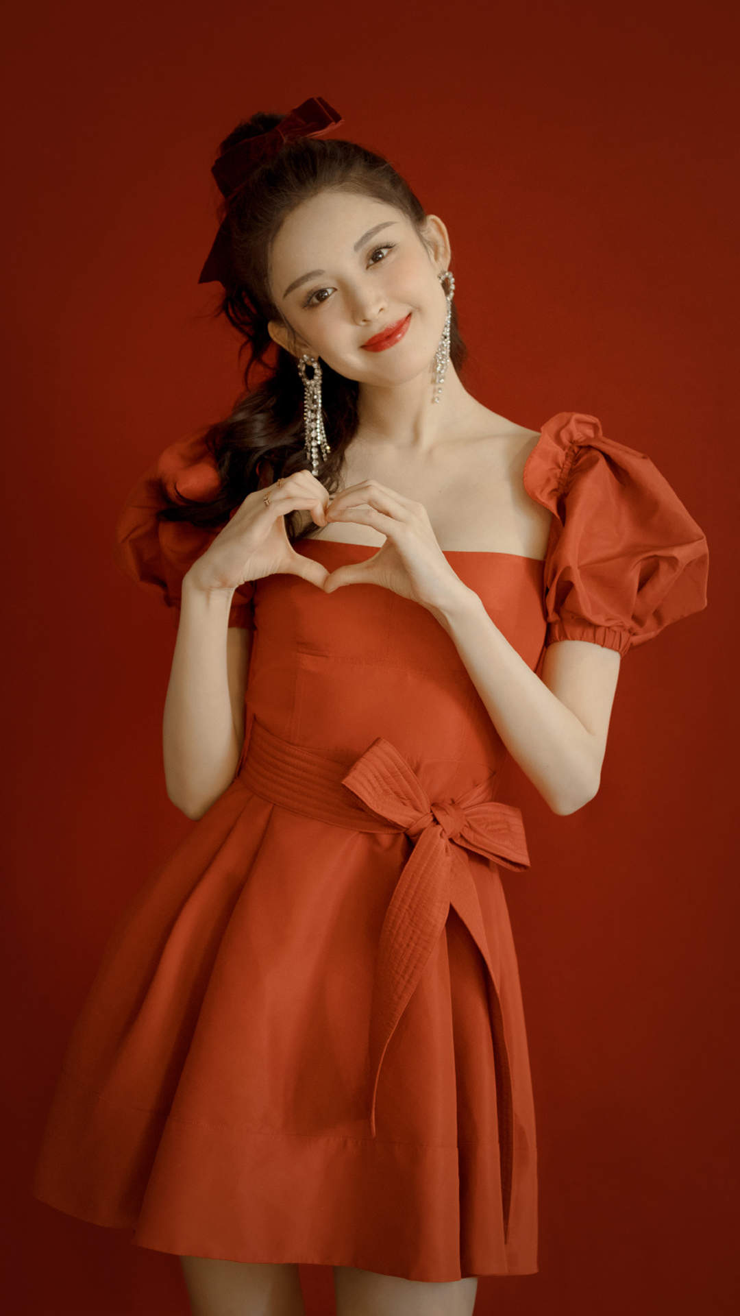 中国内地新疆乌鲁木齐市影视女演员古力娜扎微博之夜性感甜美写真图片图片