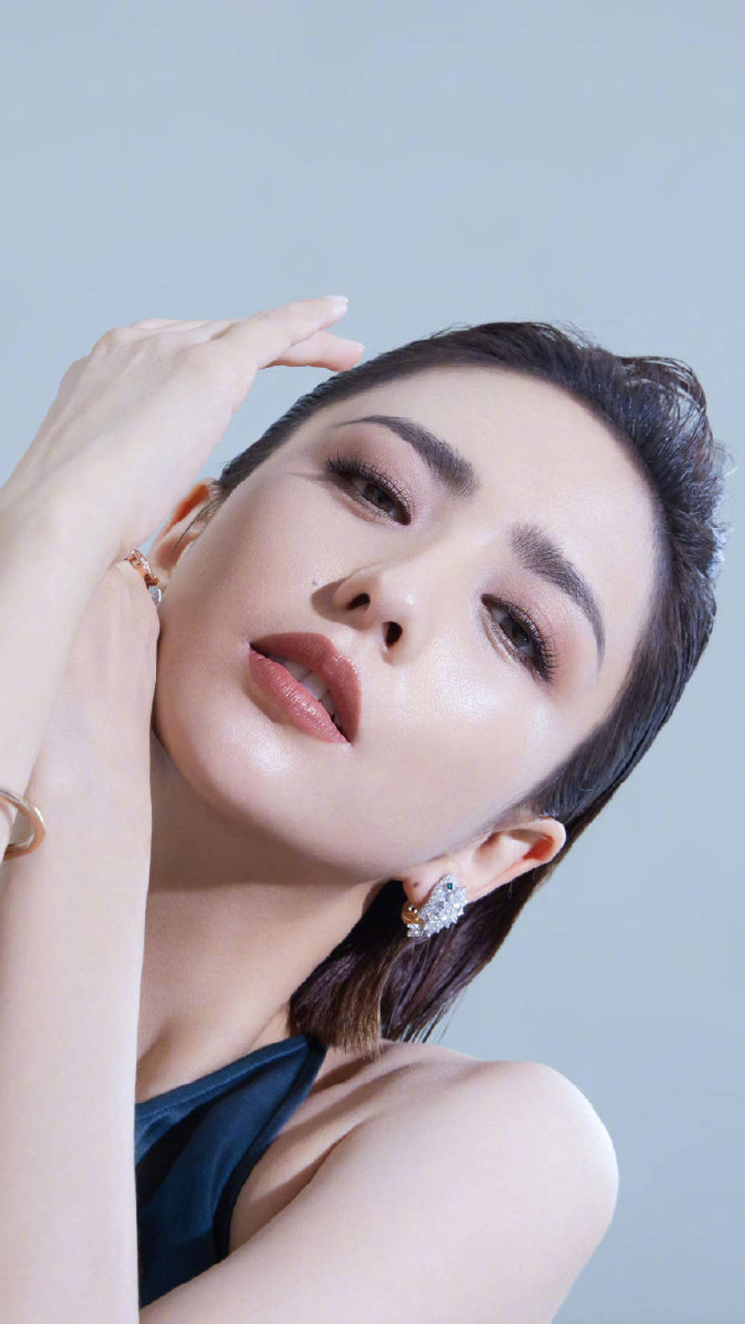 高清中国内地新疆伊犁影视女演员佟丽娅超A背头高清桌面壁纸图片 高清中国内地新疆伊犁影视女演员佟丽娅超A背头高清桌面壁纸图片