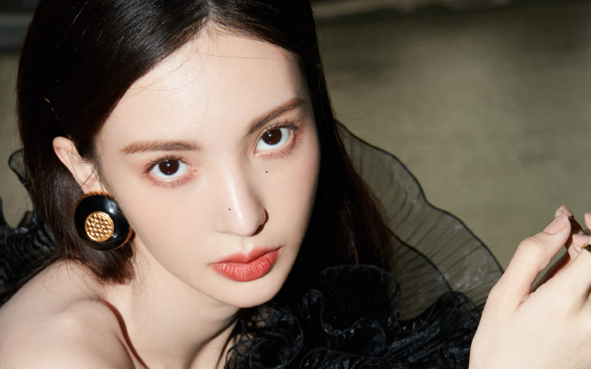 中国大陆山东济南女演员平面模特金晨时尚美艳写真高清手机壁纸图片