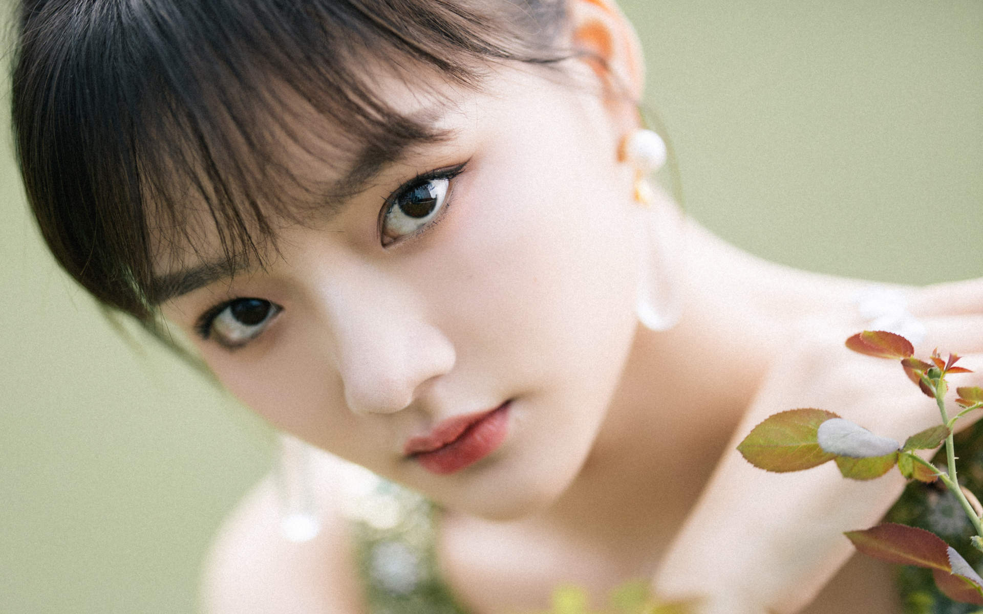 高清性感湖南美女任敏章鱼辫俏皮写真图片图片