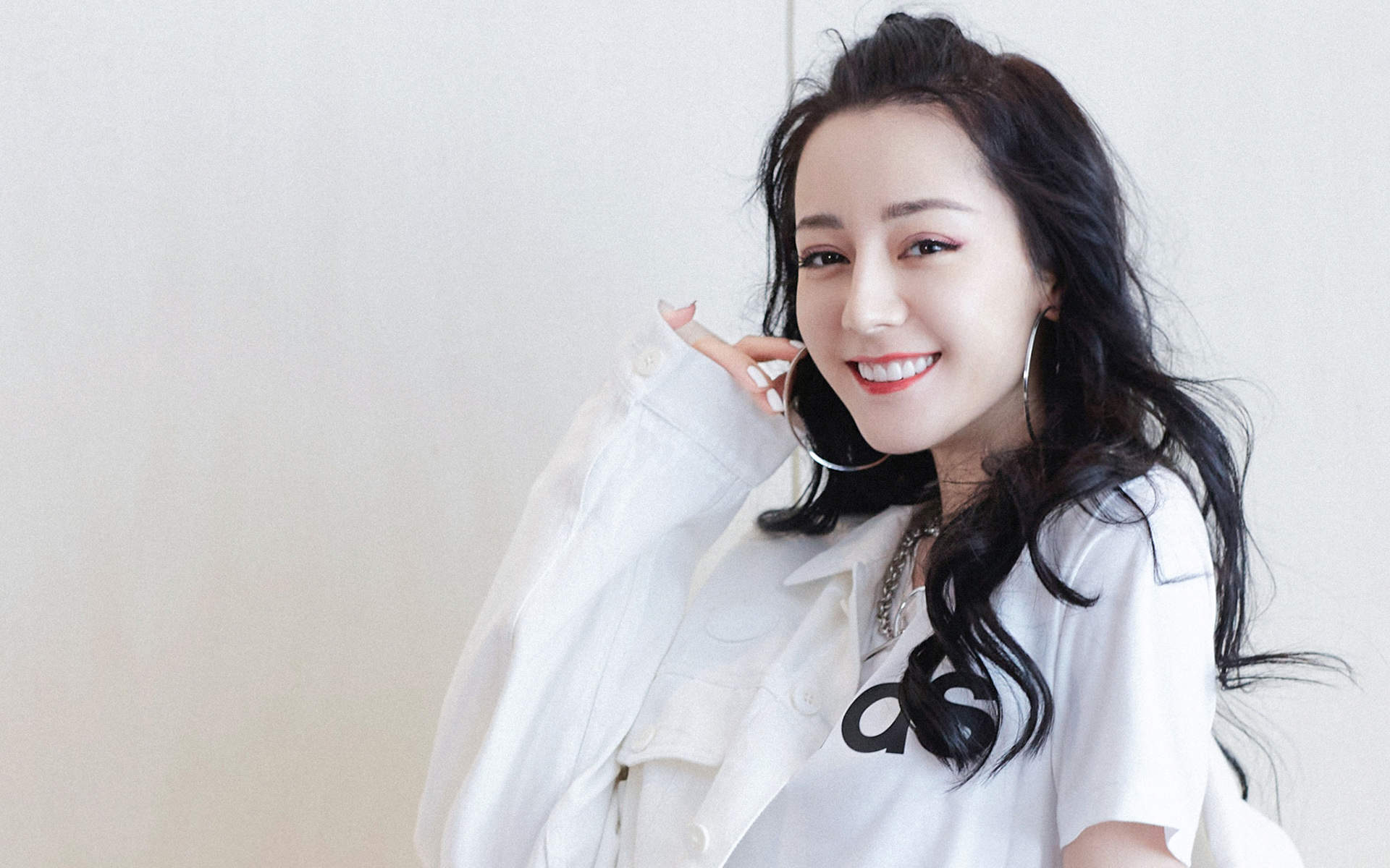 新疆乌鲁木齐美女演员迪丽热巴性感迷人写真桌面壁纸图片 新疆乌鲁木齐美女演员迪丽热巴性感迷人写真桌面壁纸图片