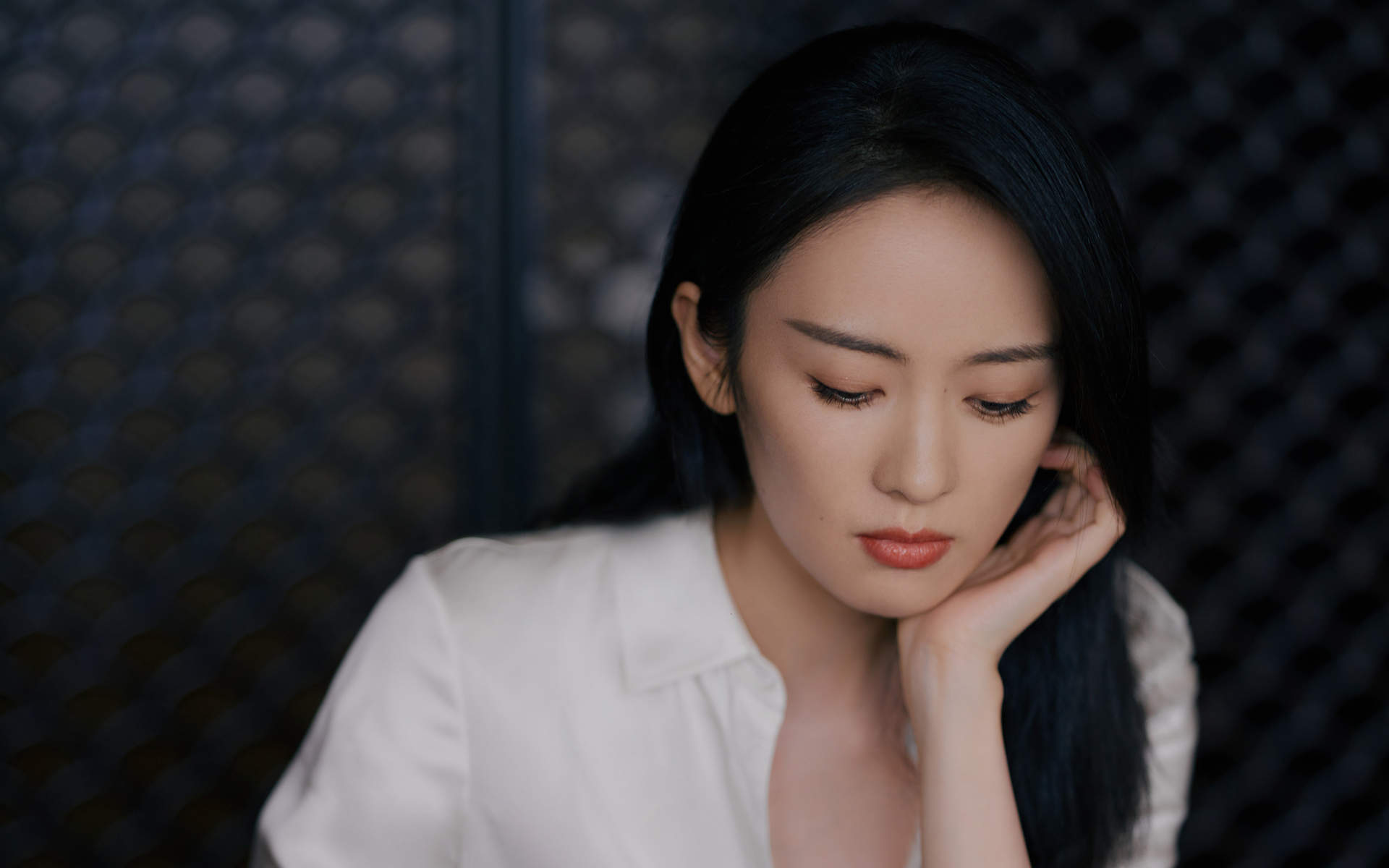 中国内地云南昆明女演员童瑶白衫优雅唯美桌面壁纸图片