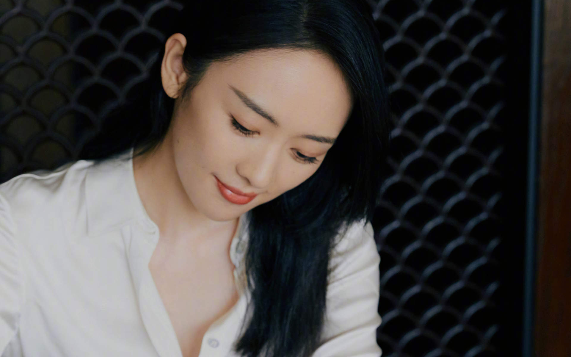 中国内地云南昆明女演员童瑶白衫优雅唯美桌面壁纸图片