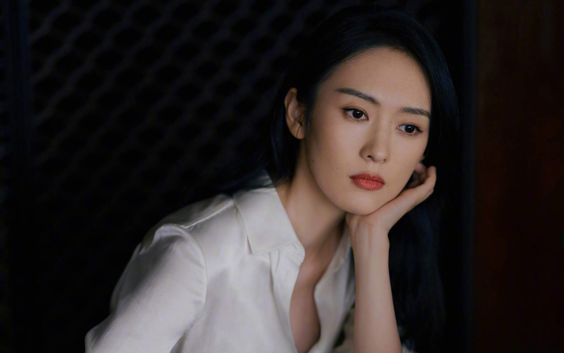 中国内地云南昆明女演员童瑶白衫优雅唯美桌面壁纸图片
