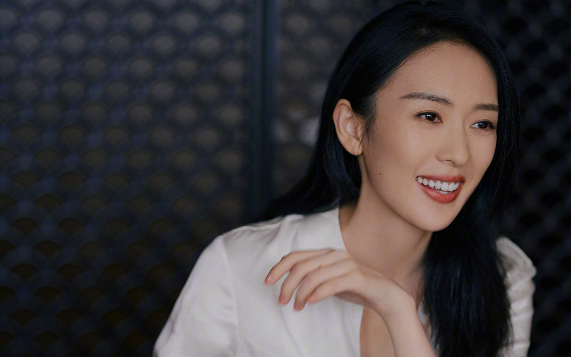 中国内地云南昆明女演员童瑶白衫优雅唯美桌面壁纸图片