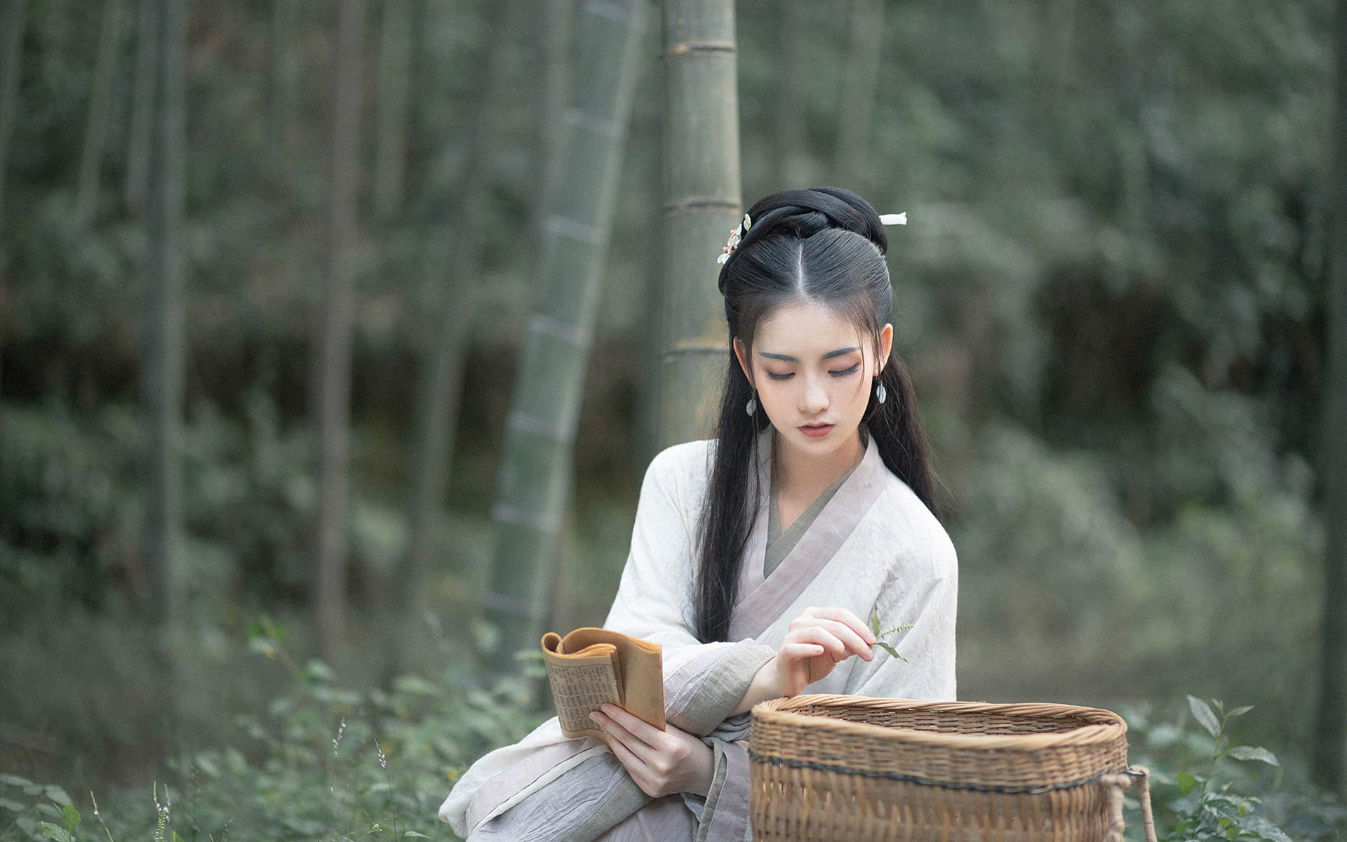 花树下的汉服美女清纯靓丽如花似玉写真图片图片