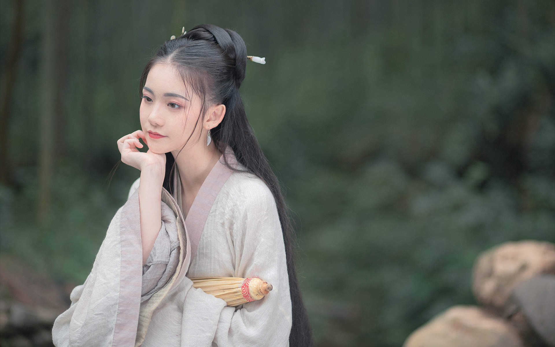 花树下的汉服美女清纯靓丽如花似玉写真图片图片