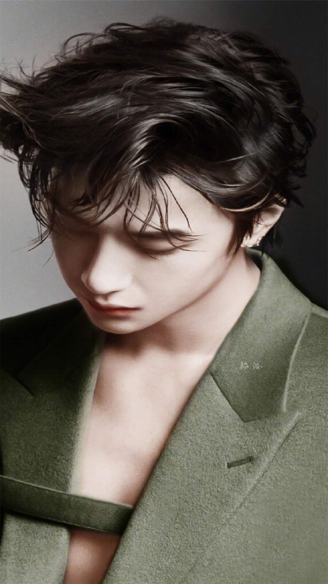 河南省洛阳男明显王一博《Tmagazine》4月刊封面写真图片