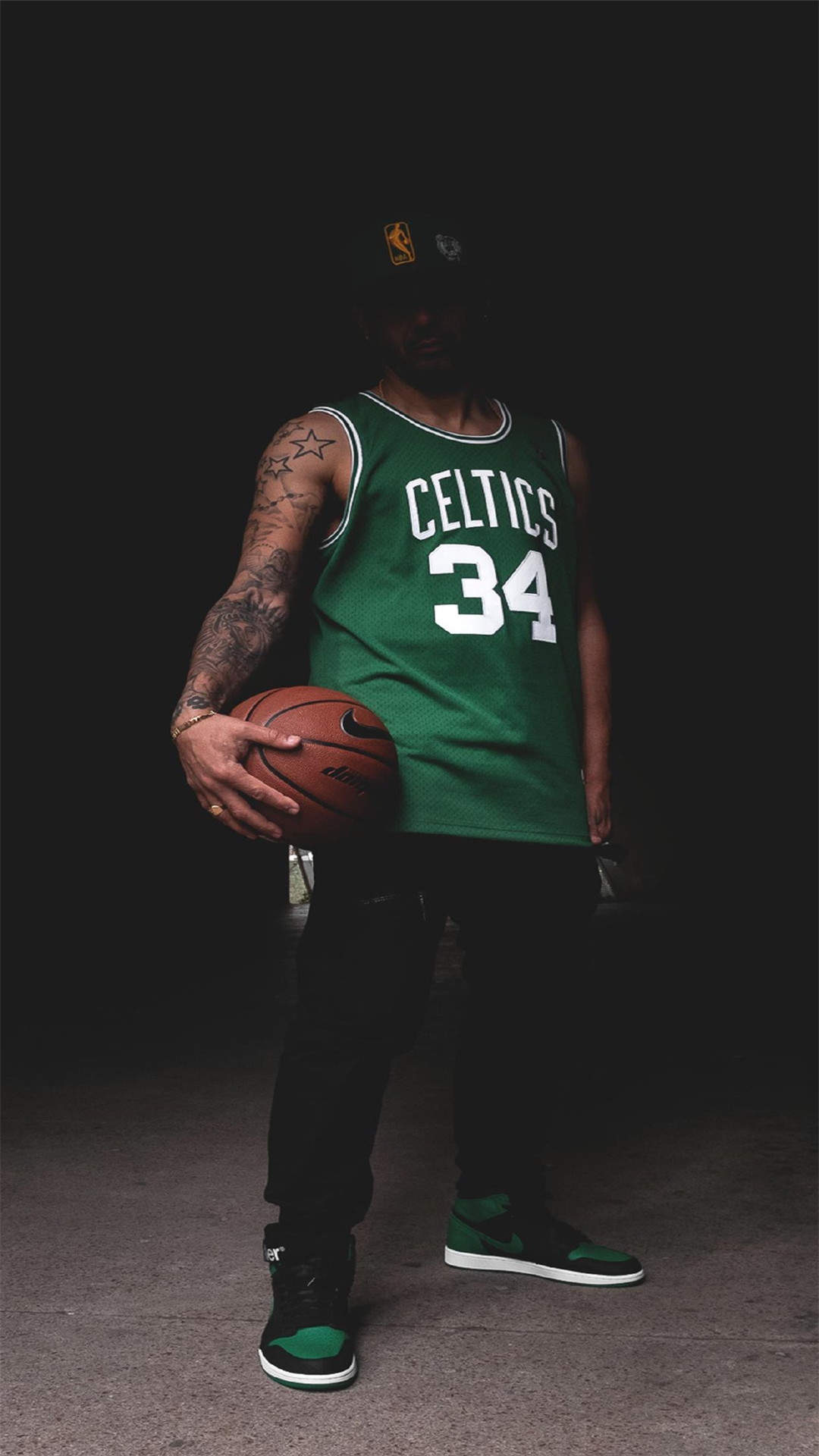 NBA巨星库里创意手绘高清手机壁纸图片