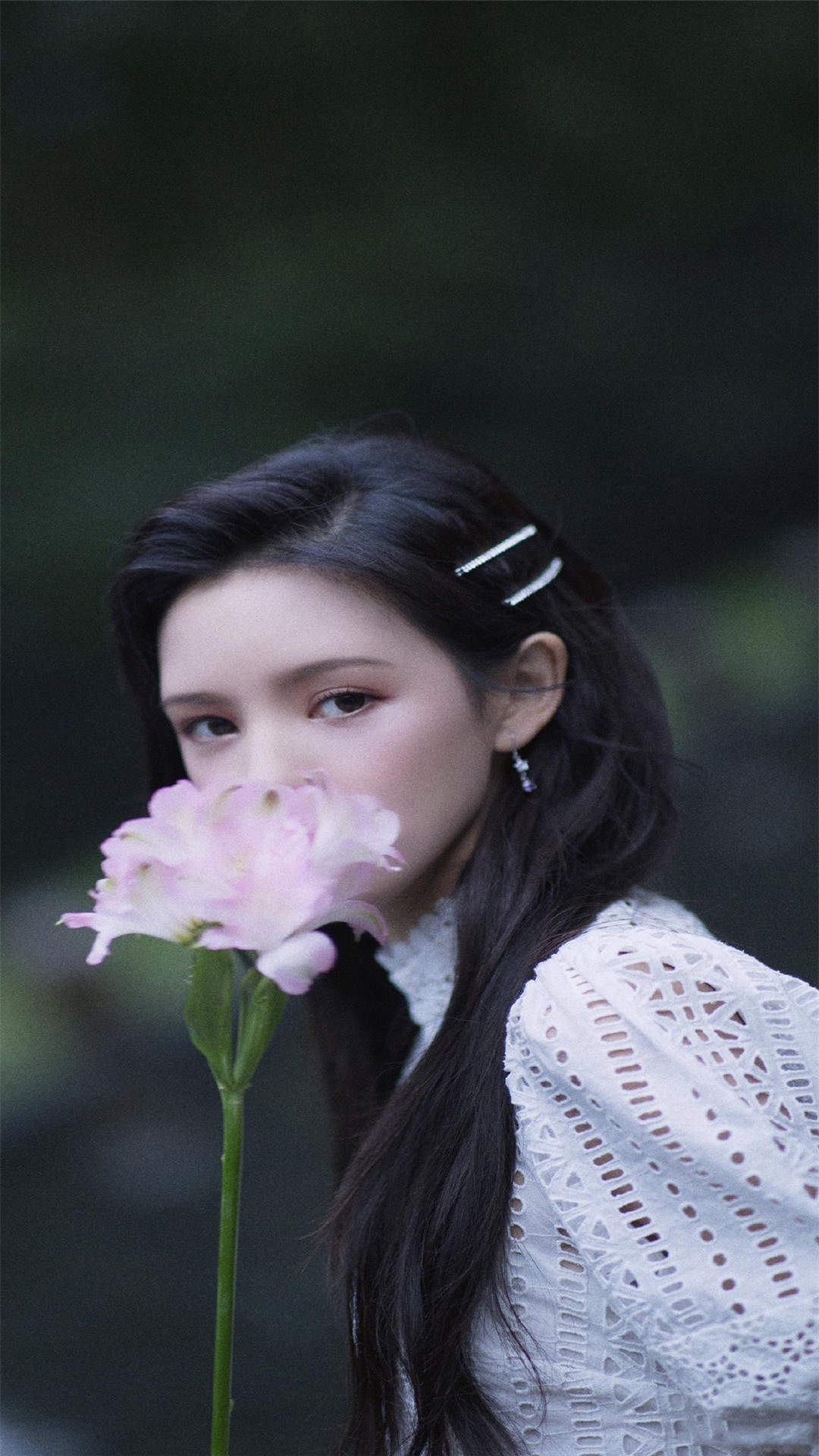 中国内地新晋女演员模特张予曦妩媚浴袍微博美照图片图片