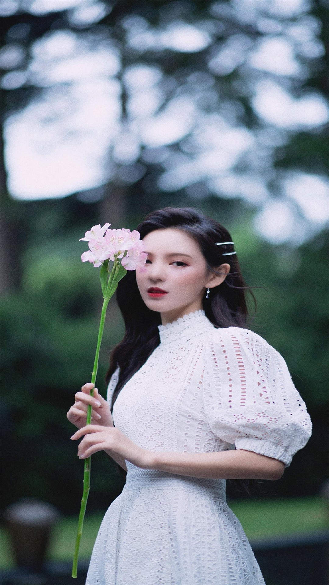 中国内地新晋女演员模特张予曦妩媚浴袍微博美照图片图片