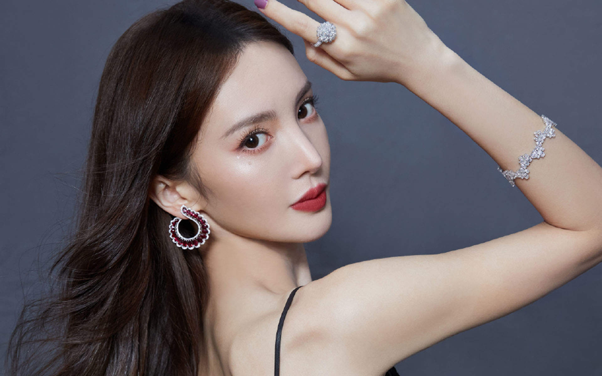 中国大陆山东济南女演员平面模特金晨时尚美艳写真高清手机壁纸图片