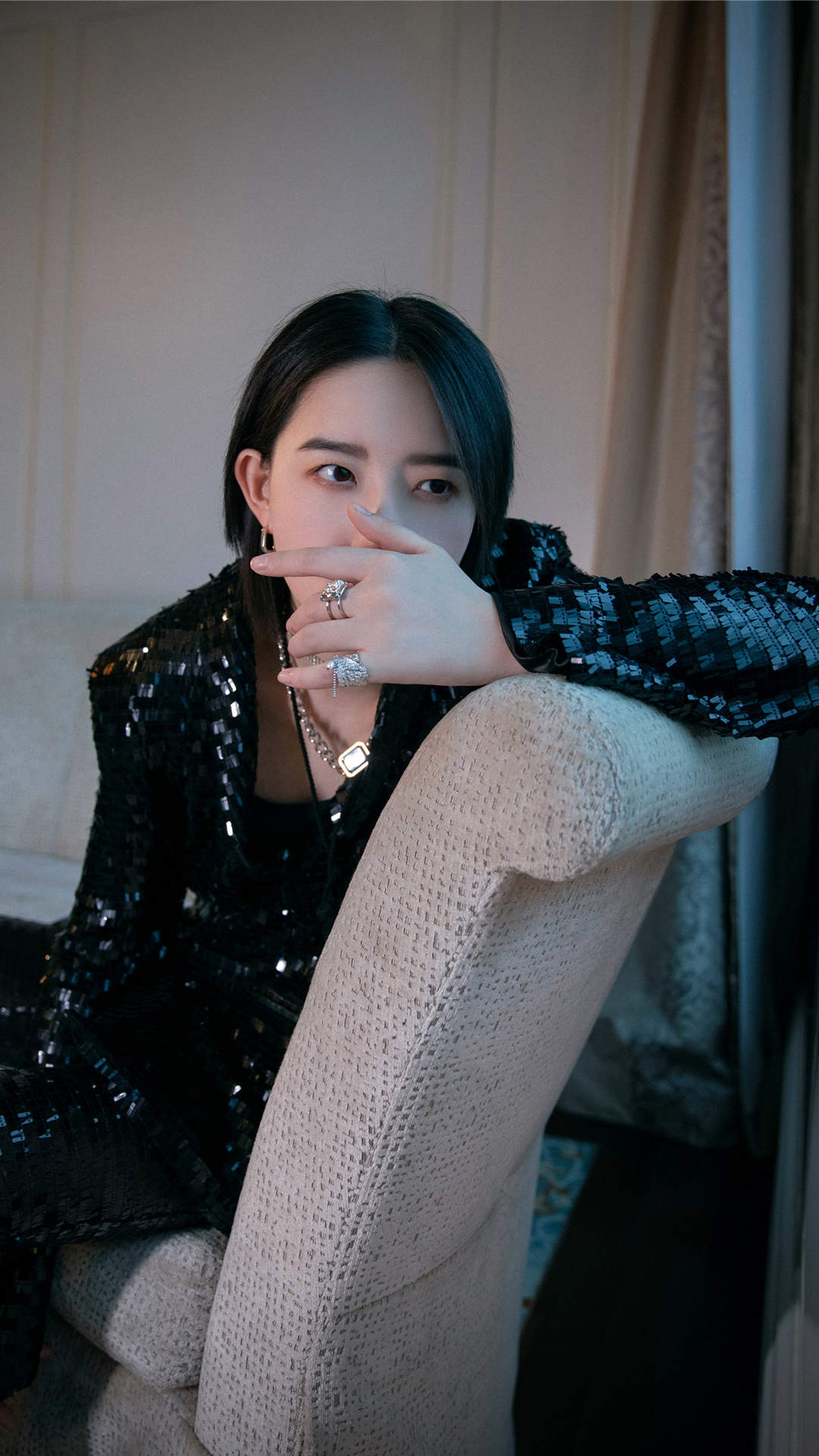 高清四川成都美女李斯丹妮个性时尚写真手机壁纸图片