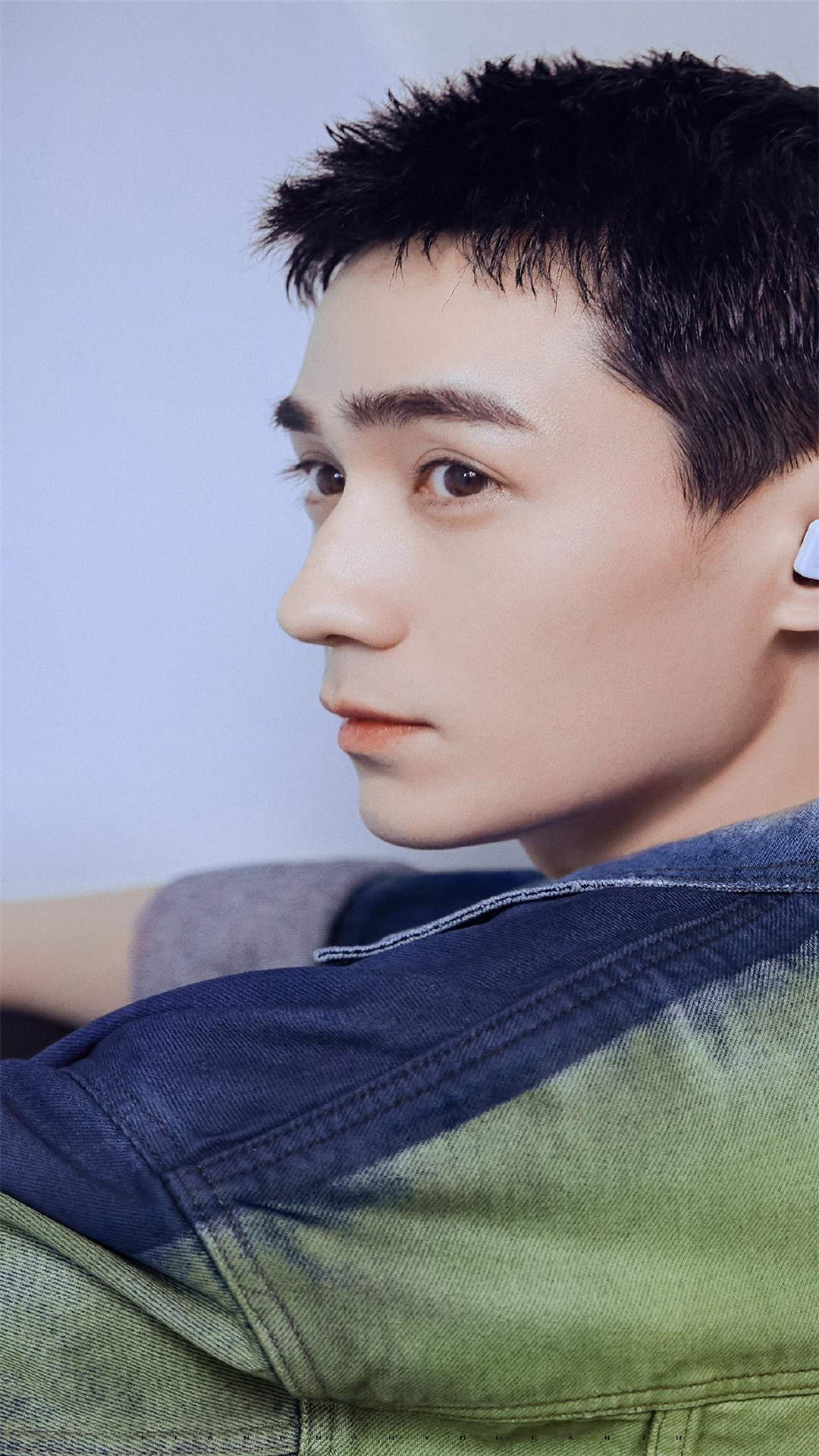 高清中国大陆武汉男演员朱朱一龙芭莎男士魅力写真大片图片