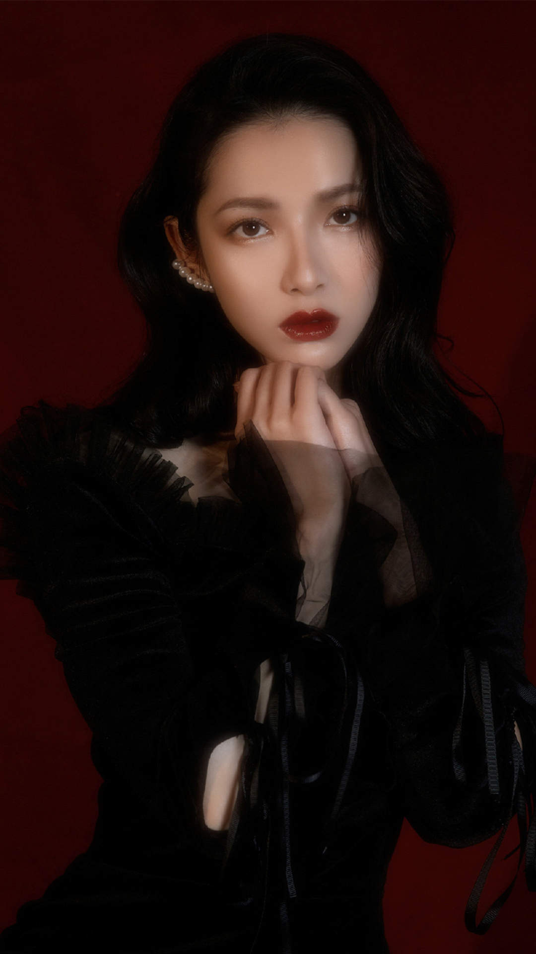 赵丽颖性感露肩写真手机壁纸图片