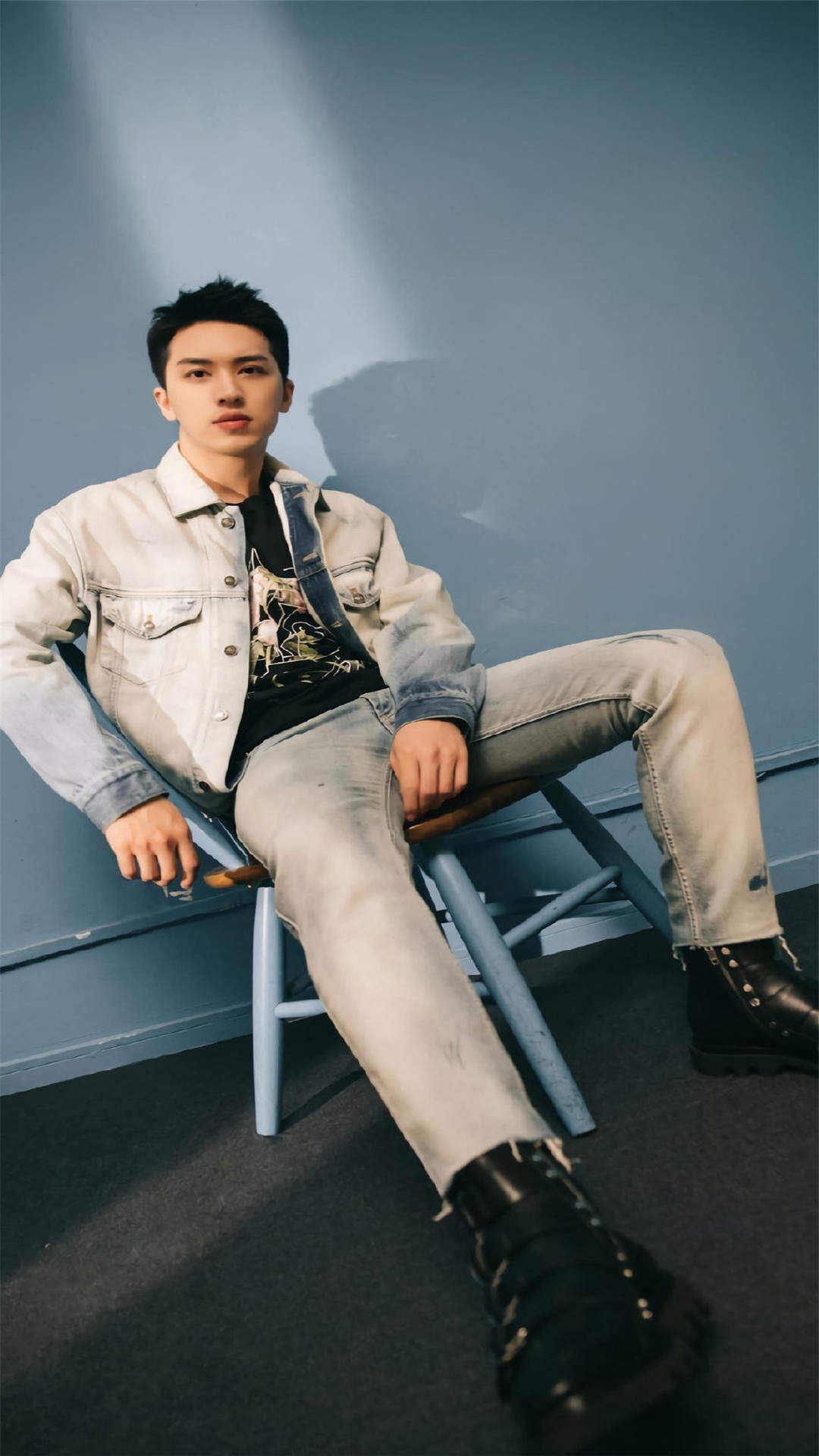 中国内地中国上海男演员许魏洲帅气有型时尚写真图片桌面壁纸图片