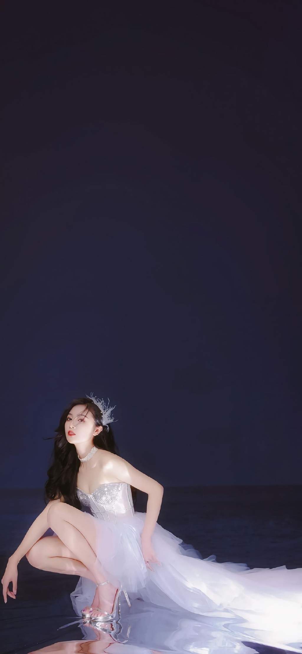 高清女明星吴宣仪清凉街拍高清手机壁纸图片