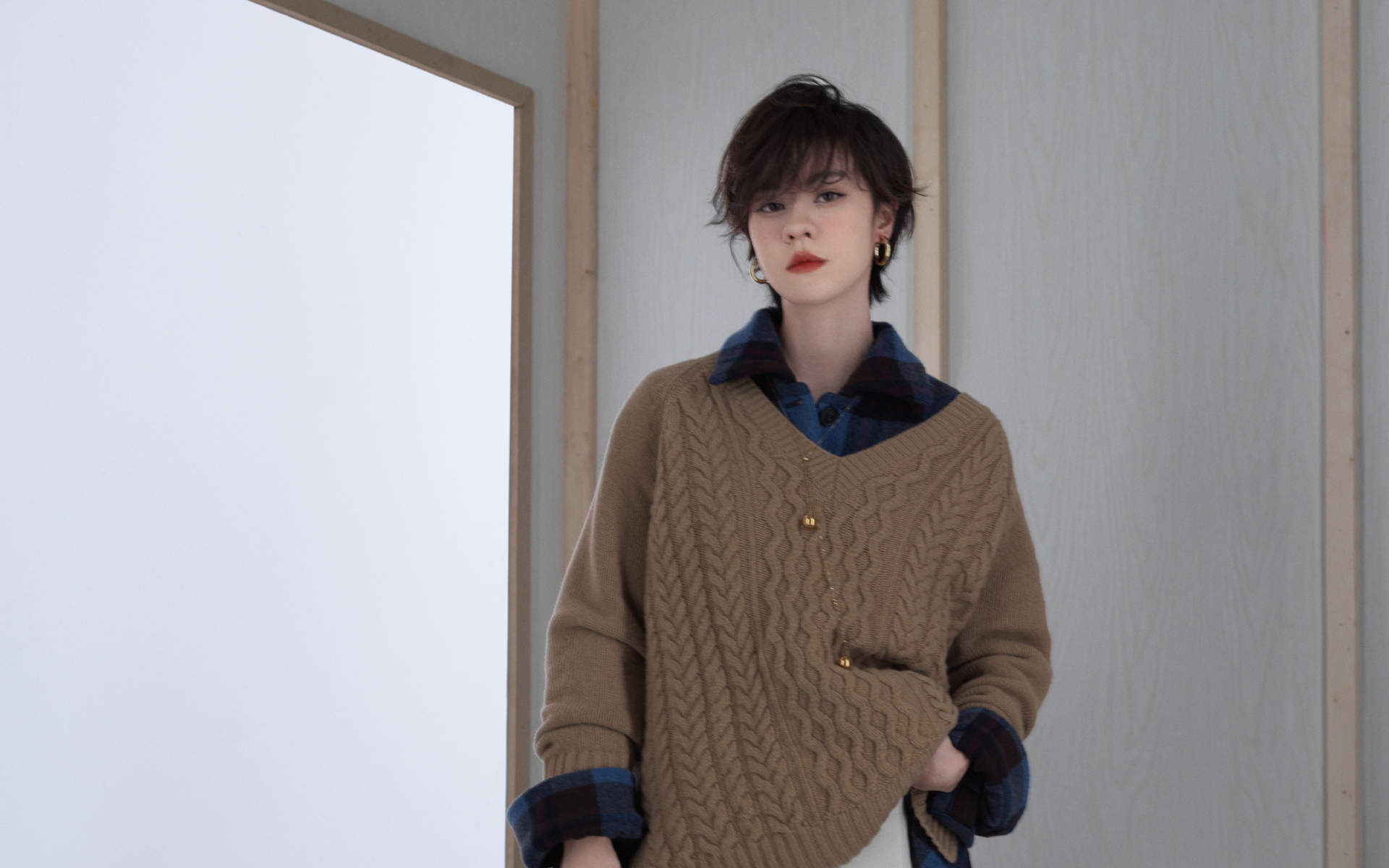 高清四川省成都市美女郁可唯雾霾蓝裙写真图片图片 高清四川省成都市美女郁可唯雾霾蓝裙写真图片图片