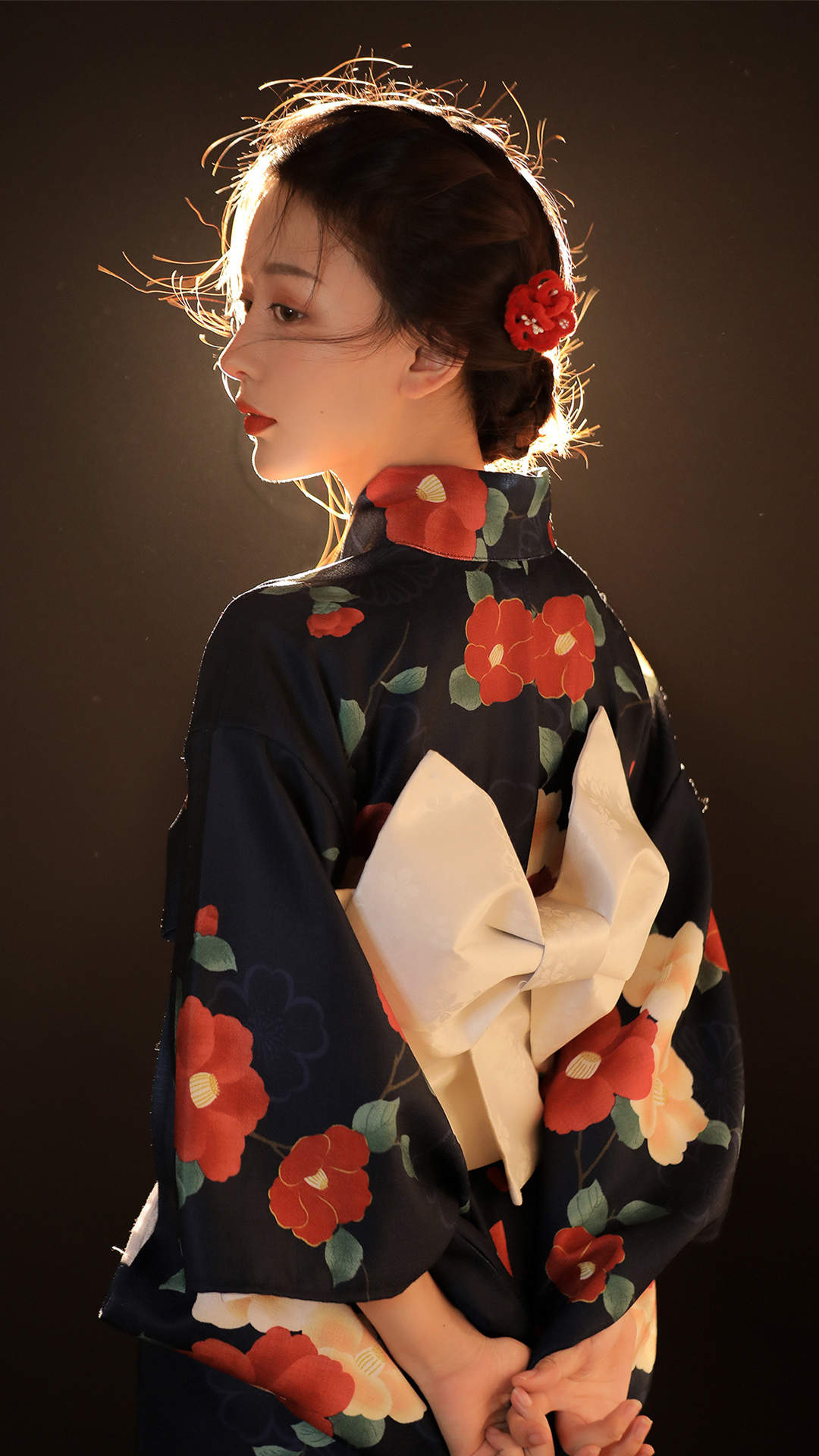 清爽短发美女手机壁纸图片图片